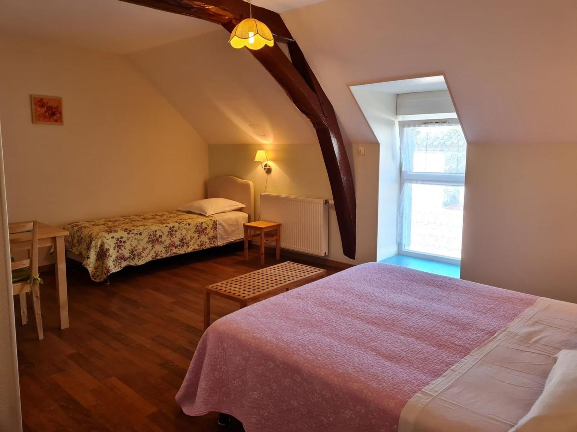 Ferme Renovee Au Calme - 4 Chambres, Petit-Dejeuner Inclu - Fr-1-590-450 Cravant  ภายนอก รูปภาพ